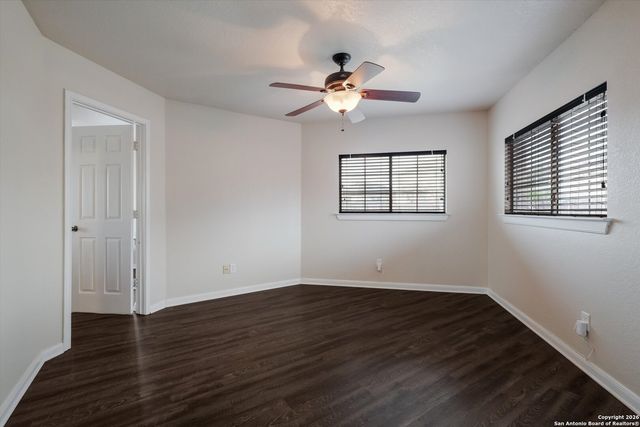 233 Springtree Trl, Cibolo, TX 78108