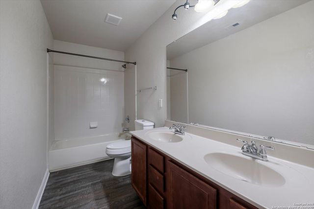 233 Springtree Trl, Cibolo, TX 78108