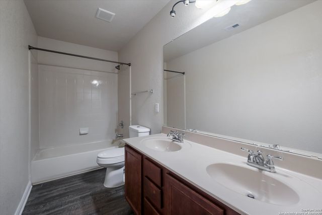 233 Springtree Trl, Cibolo, TX 78108