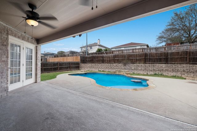 233 Springtree Trl, Cibolo, TX 78108