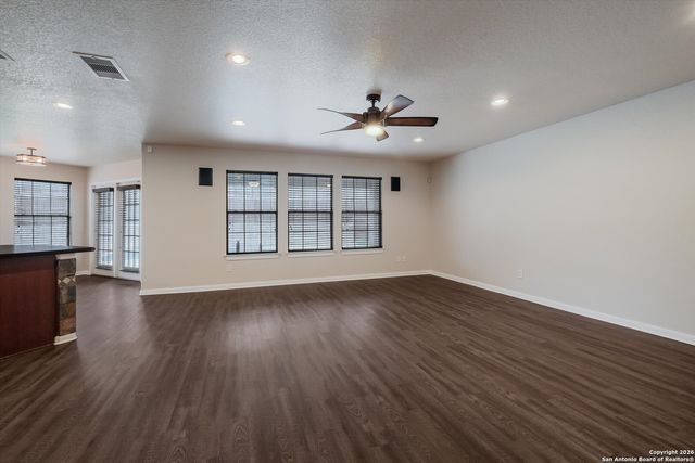 233 Springtree Trl, Cibolo, TX 78108