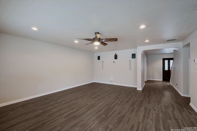 233 Springtree Trl, Cibolo, TX 78108