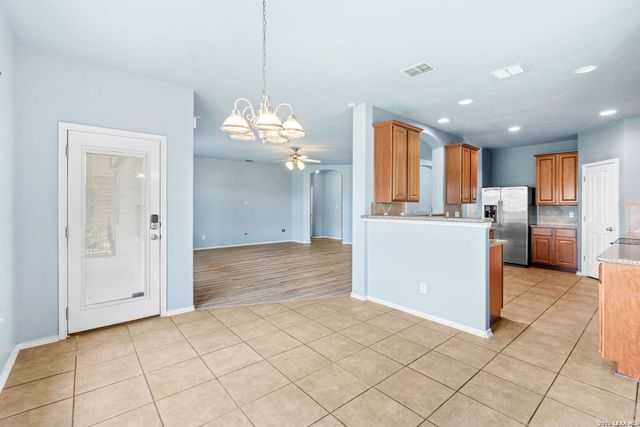 5124 Eagle Valley St, Schertz, TX 78108