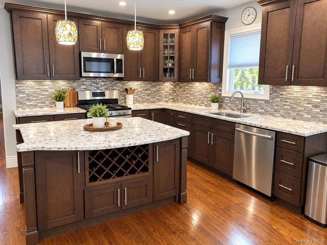 535 E Walnut Street MAIN, Long Beach, NY 11561