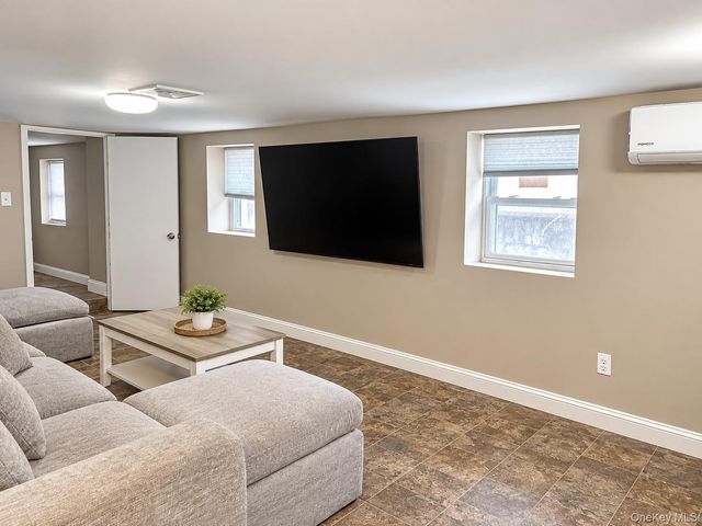 535 E Walnut Street MAIN, Long Beach, NY 11561