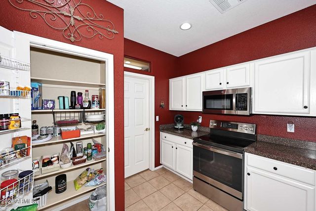 4058 E RAKESTRAW Lane, Gilbert, AZ 85298