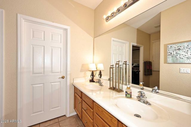 4058 E RAKESTRAW Lane, Gilbert, AZ 85298