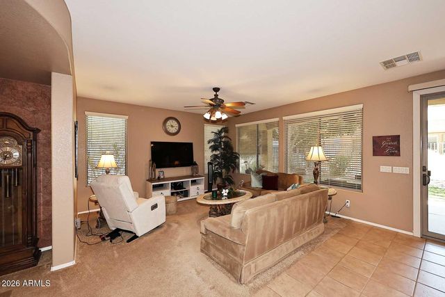 4058 E RAKESTRAW Lane, Gilbert, AZ 85298