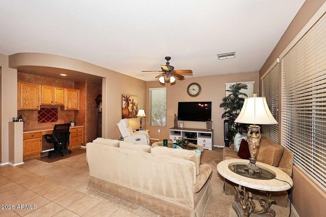 4058 E RAKESTRAW Lane, Gilbert, AZ 85298