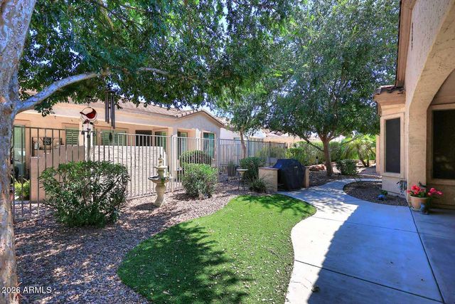 4058 E RAKESTRAW Lane, Gilbert, AZ 85298