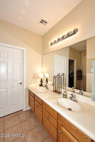 4058 E RAKESTRAW Lane, Gilbert, AZ 85298