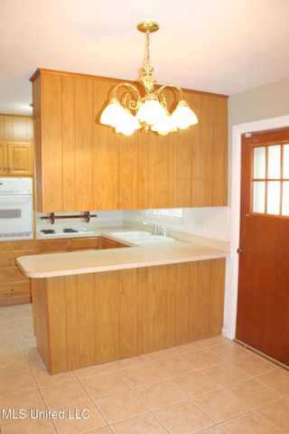 2104 Sandalwood Place, Gautier, MS 39553