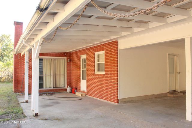 2104 Sandalwood Place, Gautier, MS 39553