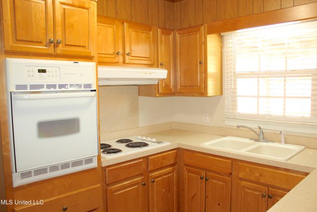 2104 Sandalwood Place, Gautier, MS 39553