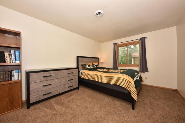 W170N11583 Armada DRIVE, Germantown, WI 53022