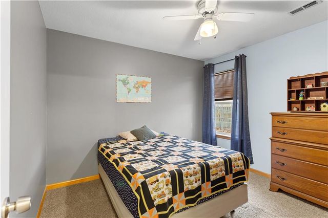 1180 S Bury Street, Tonganoxie, KS 66086