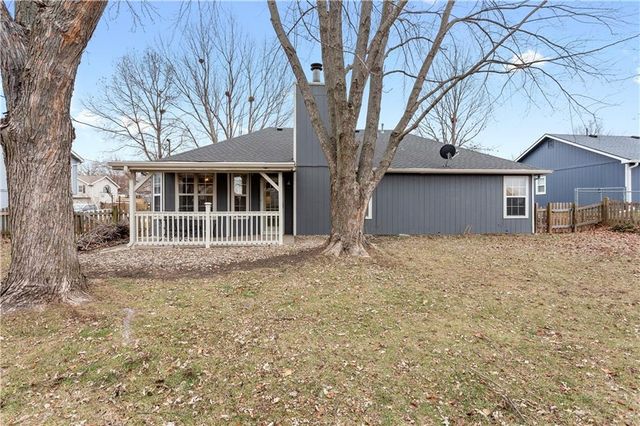 1180 S Bury Street, Tonganoxie, KS 66086