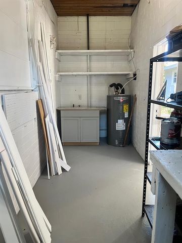 1858 SE LAKE WEIR AVENUE, Ocala, FL 34471