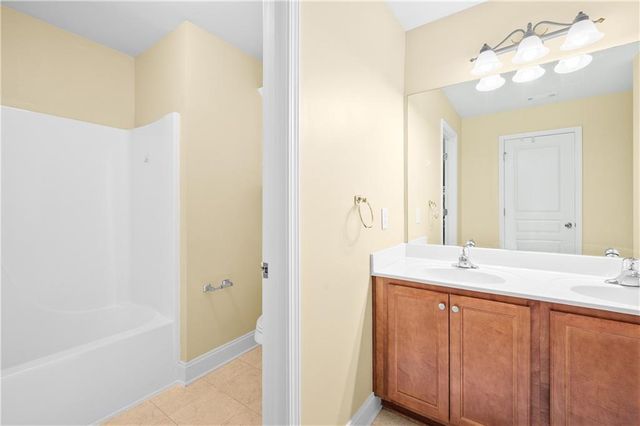 1943 Thomas Pointe Trace, Lawrenceville, GA 30043