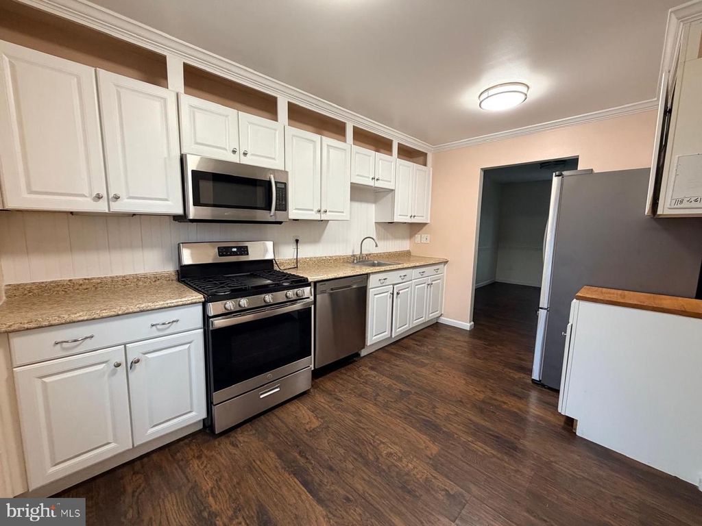 9504 COVINGTON PL, Manassas, VA 20109