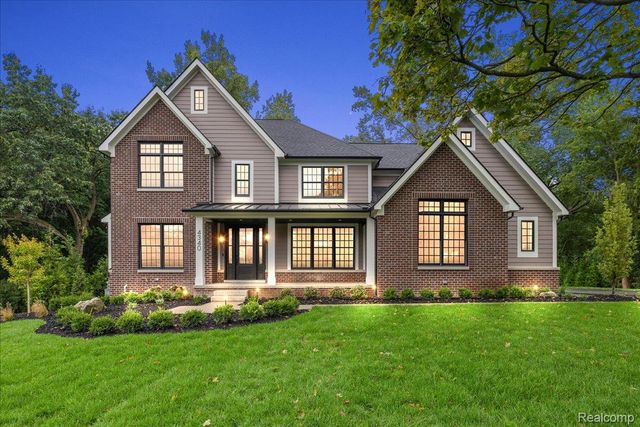 4340 Charing Way, Bloomfield Charter Township, MI 48304