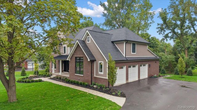 4340 Charing Way, Bloomfield Charter Township, MI 48304