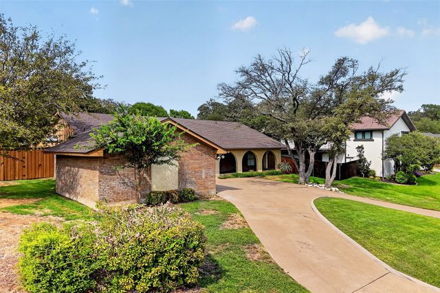 7624 Lake Highlands Drive, Fort Worth, TX 76179