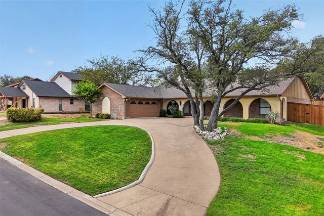 7624 Lake Highlands Drive, Fort Worth, TX 76179