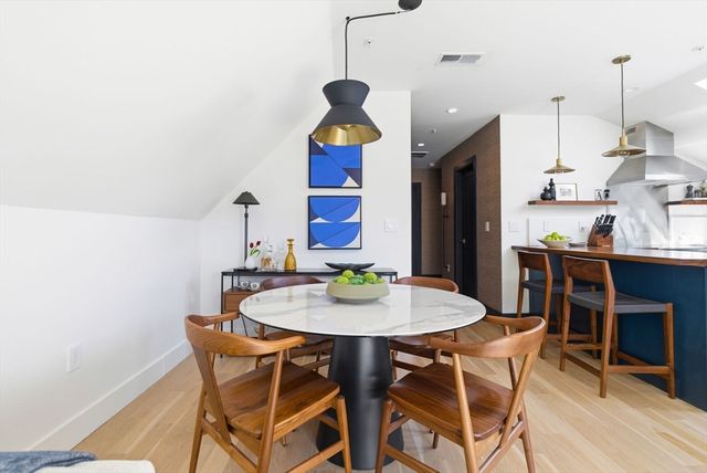 27 Saxton St 3, Boston, MA 02125