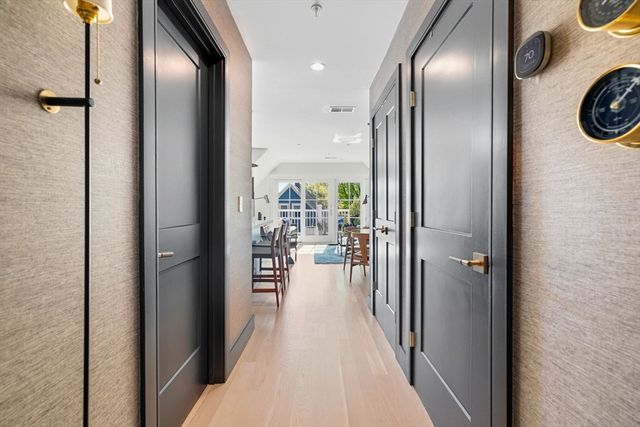 27 Saxton St 3, Boston, MA 02125