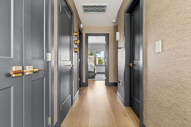 27 Saxton St 3, Boston, MA 02125