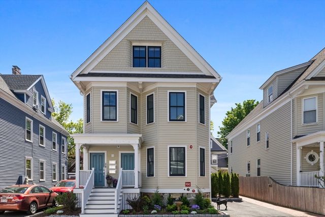 27 Saxton St 3, Boston, MA 02125