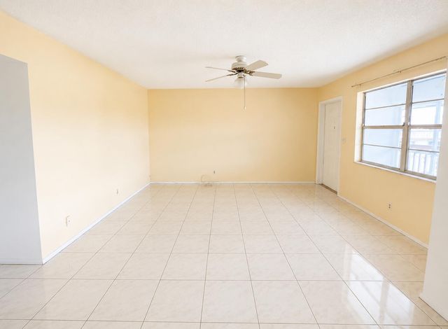 5300 WASHINGTON Street S313, Hollywood, FL 33021