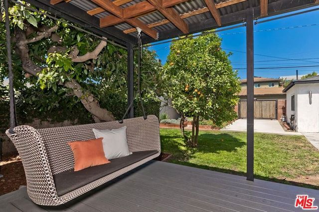 3037 Delaware Avenue, Santa Monica, CA 90404