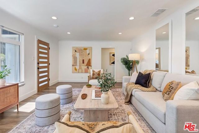 3037 Delaware Avenue, Santa Monica, CA 90404