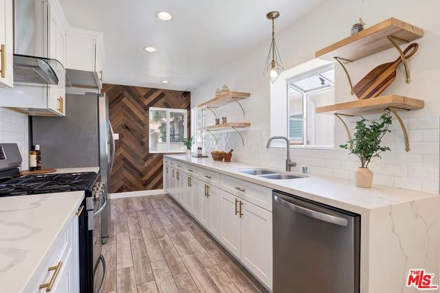 3037 Delaware Avenue, Santa Monica, CA 90404
