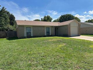2316 Wildbriar Drive, Arlington, TX 76014
