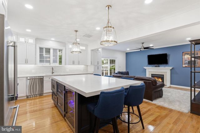 809 N BUCHANAN ST, Arlington, VA 22203