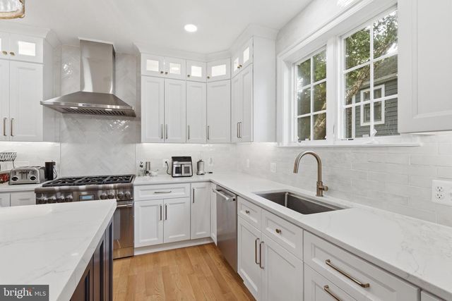 809 N BUCHANAN ST, Arlington, VA 22203