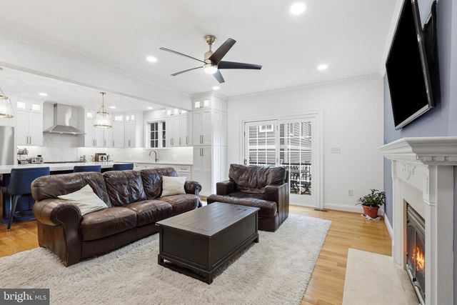 809 N BUCHANAN ST, Arlington, VA 22203