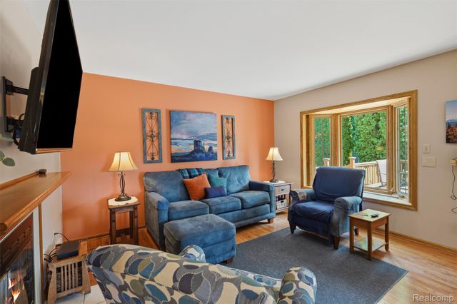 9380 Englishman Drive, Tyrone Township, MI 48430