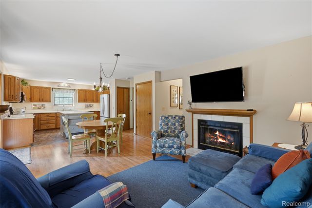 9380 Englishman Drive, Tyrone Township, MI 48430
