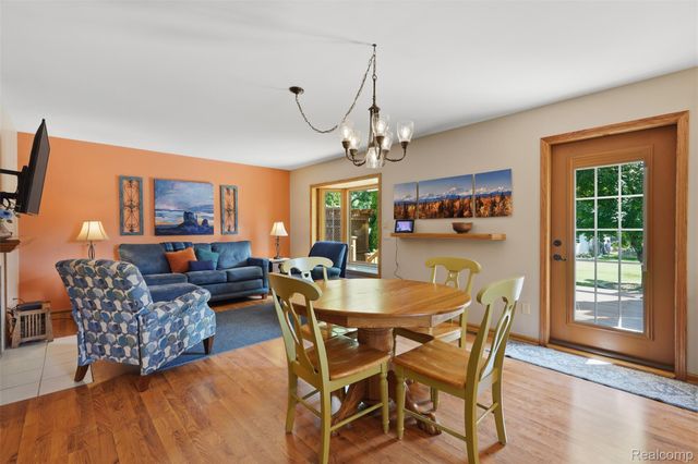 9380 Englishman Drive, Tyrone Township, MI 48430