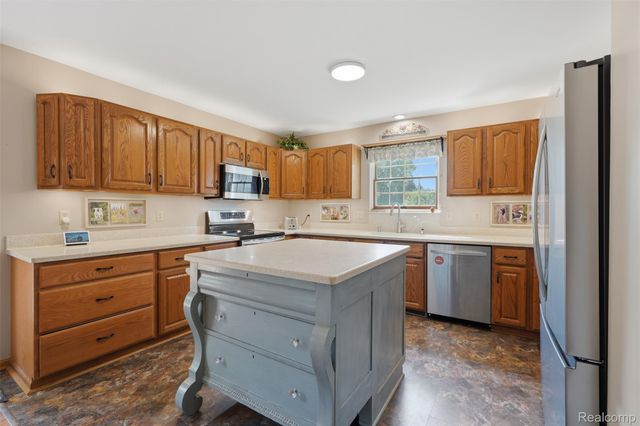 9380 Englishman Drive, Tyrone Township, MI 48430