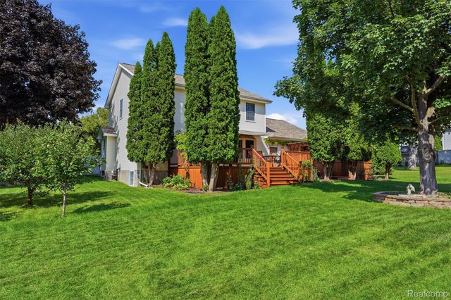 9380 Englishman Drive, Tyrone Township, MI 48430