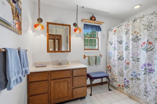 9380 Englishman Drive, Tyrone Township, MI 48430