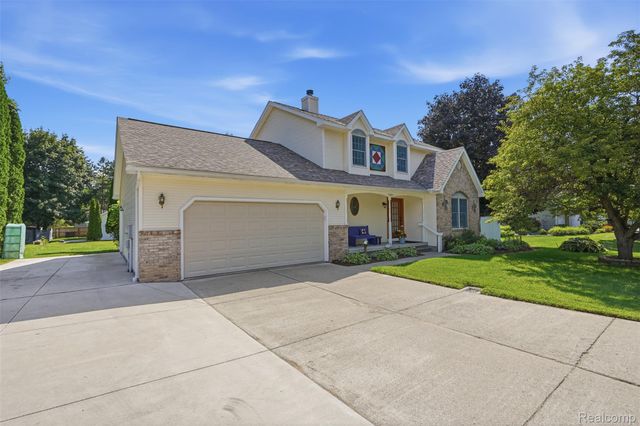 9380 Englishman Drive, Tyrone Township, MI 48430