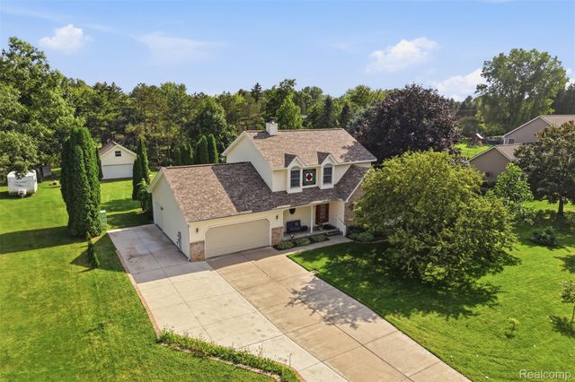 9380 Englishman Drive, Tyrone Township, MI 48430
