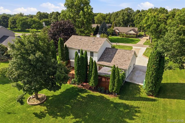 9380 Englishman Drive, Tyrone Township, MI 48430
