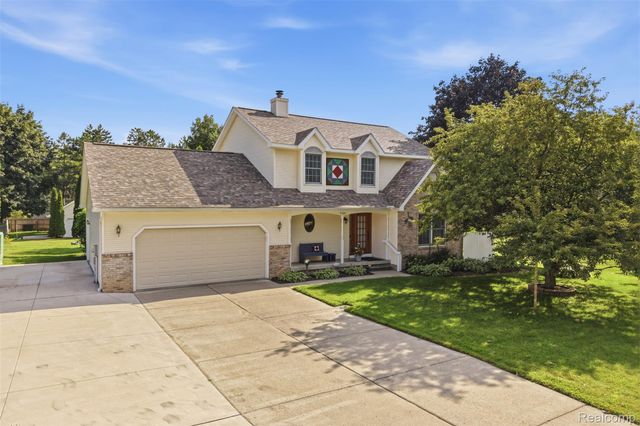 9380 Englishman Drive, Tyrone Township, MI 48430